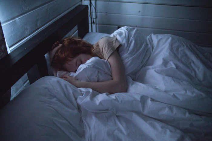科學家研究發現:近視人群睡眠質量更差 兒童更加明顯